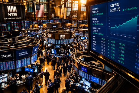 Treasury Yields and Interest Rates: What the Bond Market Is Signaling